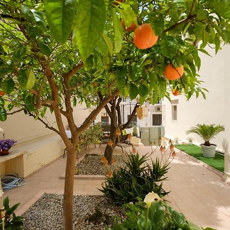 Home With Courtyard In Beating Heart Of Old Town! Chrissi Akti Chania Exterior foto