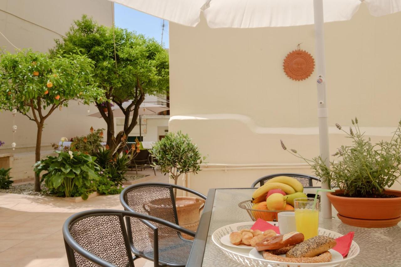 Home With Courtyard In Beating Heart Of Old Town! Chrissi Akti Chania Exterior foto