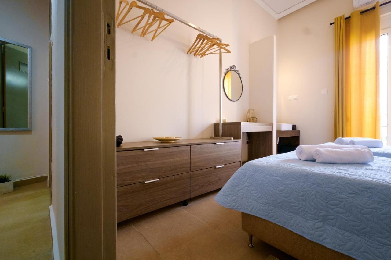 Home With Courtyard In Beating Heart Of Old Town! Chrissi Akti Chania Exterior foto