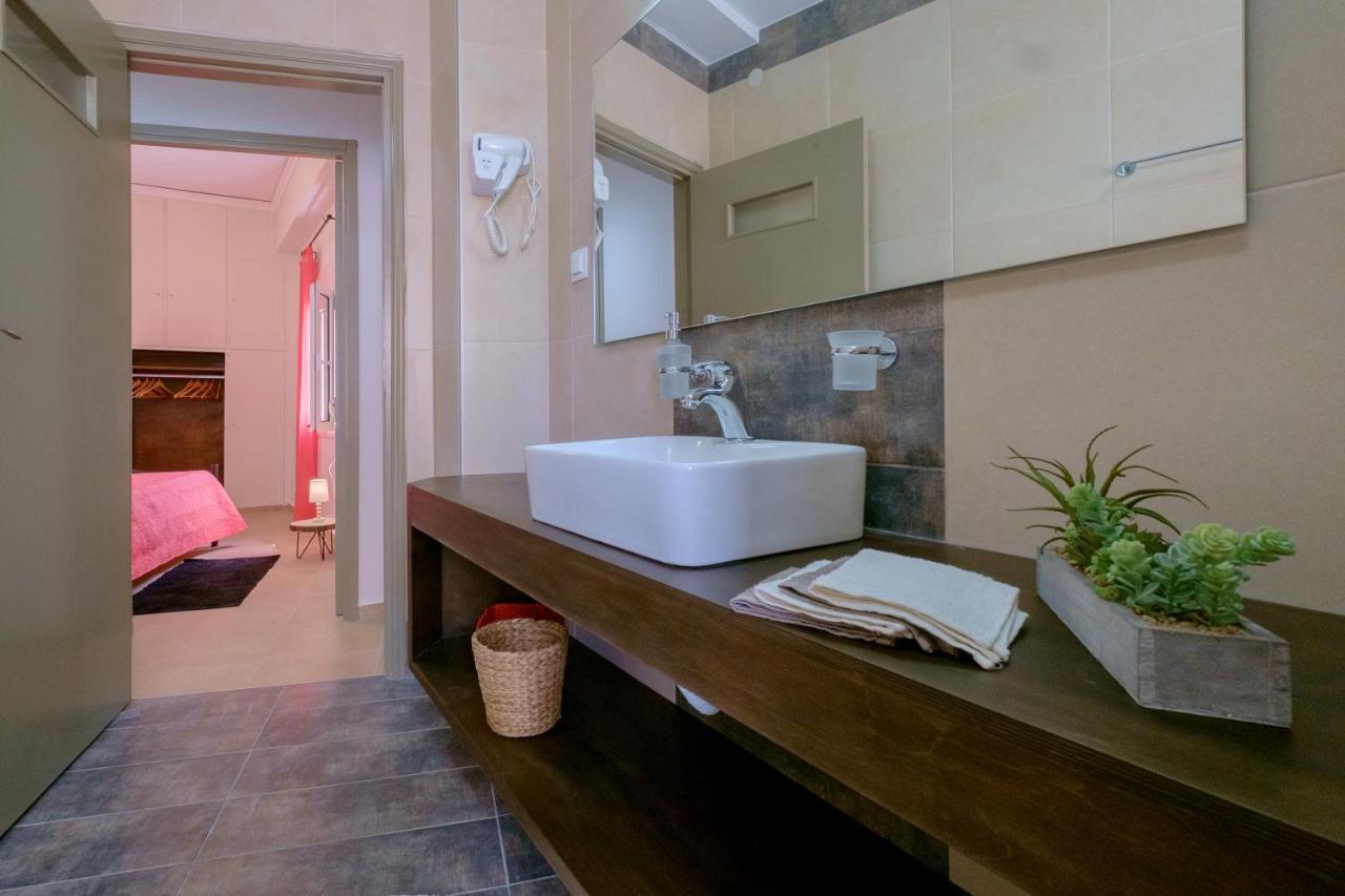 Home With Courtyard In Beating Heart Of Old Town! Chrissi Akti Chania Exterior foto